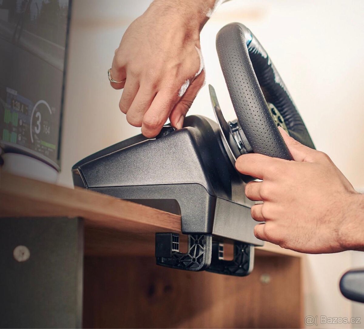 Logitech g29 DRIVING FORCE - 3