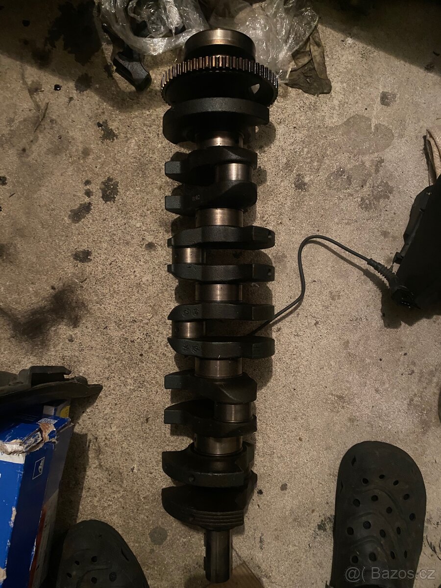 Mix dílů motoru M54B25 - 3