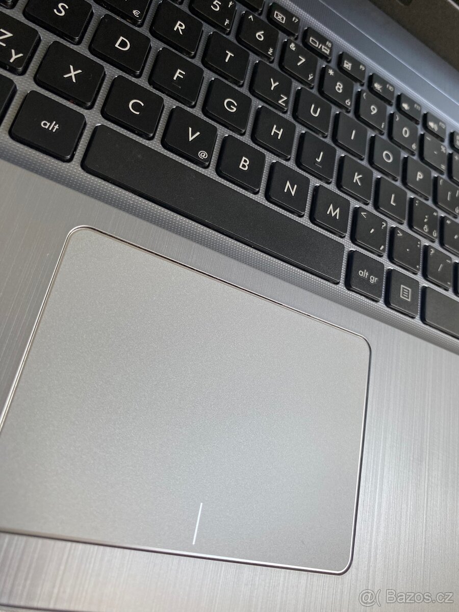 Prodám ASUS VivoBook 15 (SSD disk, Intel Core i3) - 3