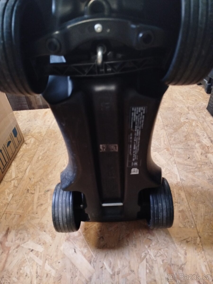 Dětské odrážedlo značky BMW - 3