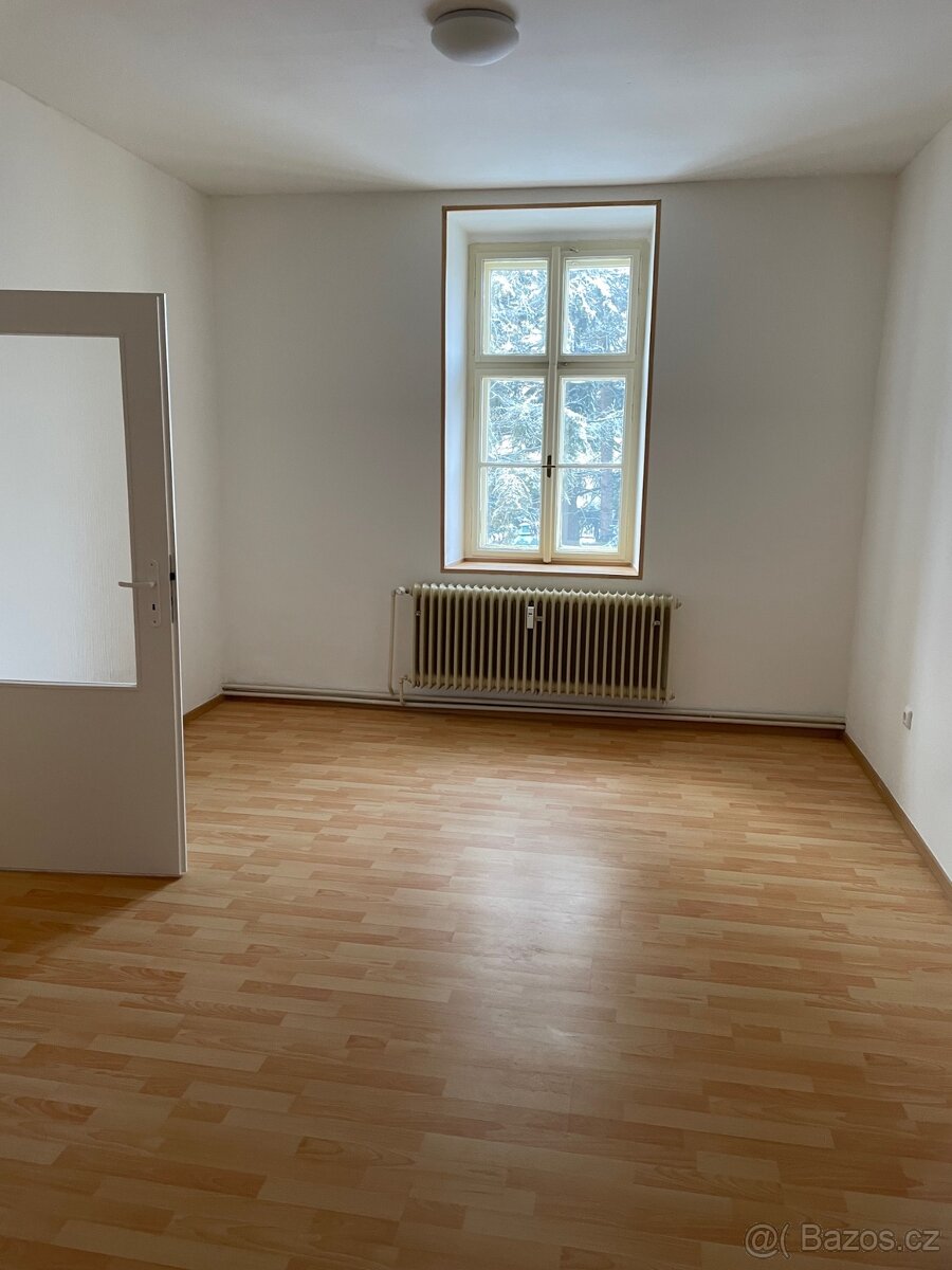 Pronájem bytu 2+1 ve Vrchlabí - 3