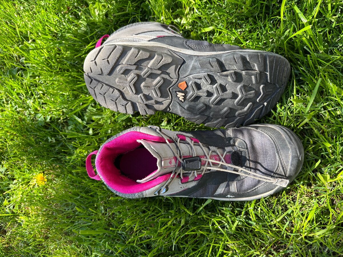 Turisticke kotnickove boty Queshua, vel.32 a 36 - 3