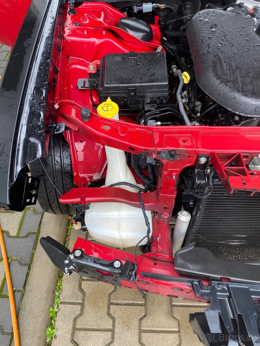 Dodge Challenger 3.6 dovuz USA startuje a jezdi - 3