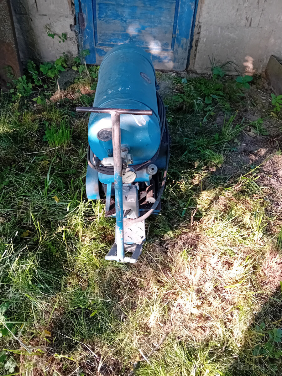 Prodám 3f, dvouválcový kompresor - 3