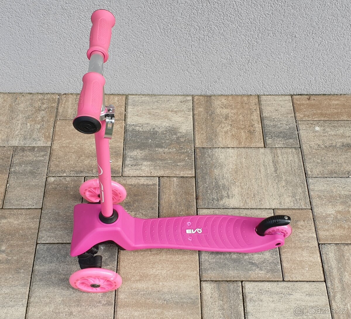 Dětská koloběžka, svítící kolečka - 3