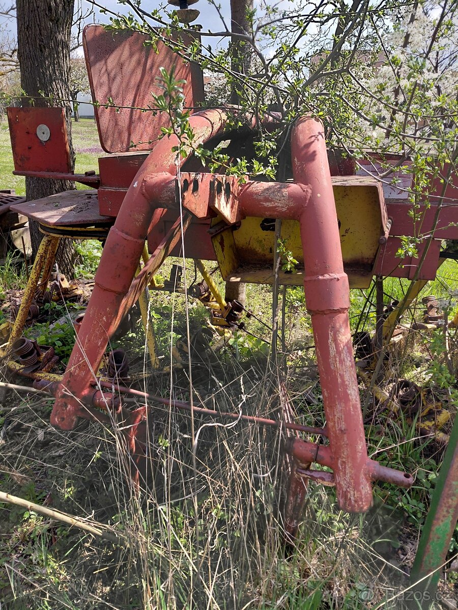 Obraceč a nahrnovač sena - 3