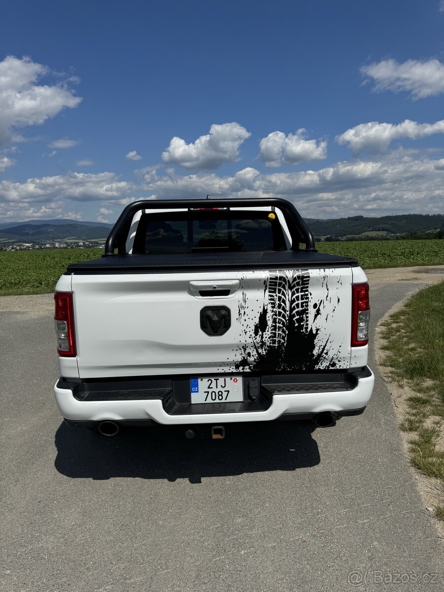 Dodge ram 1500 4x4 5.7 hemi LPG
