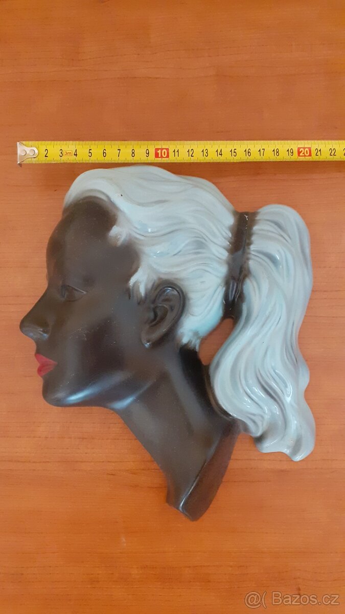 Plastika dívčí hlavy - 3