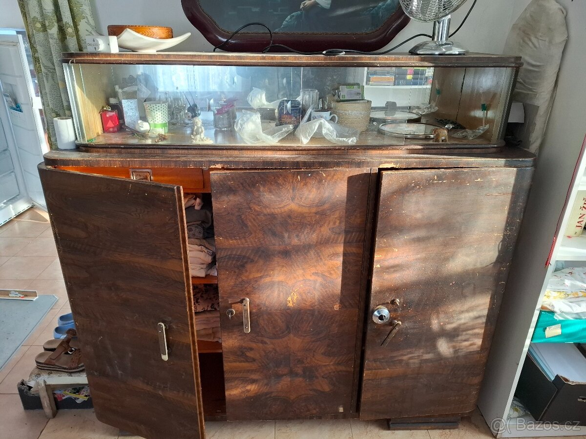 Skříně a sekretáře - 3