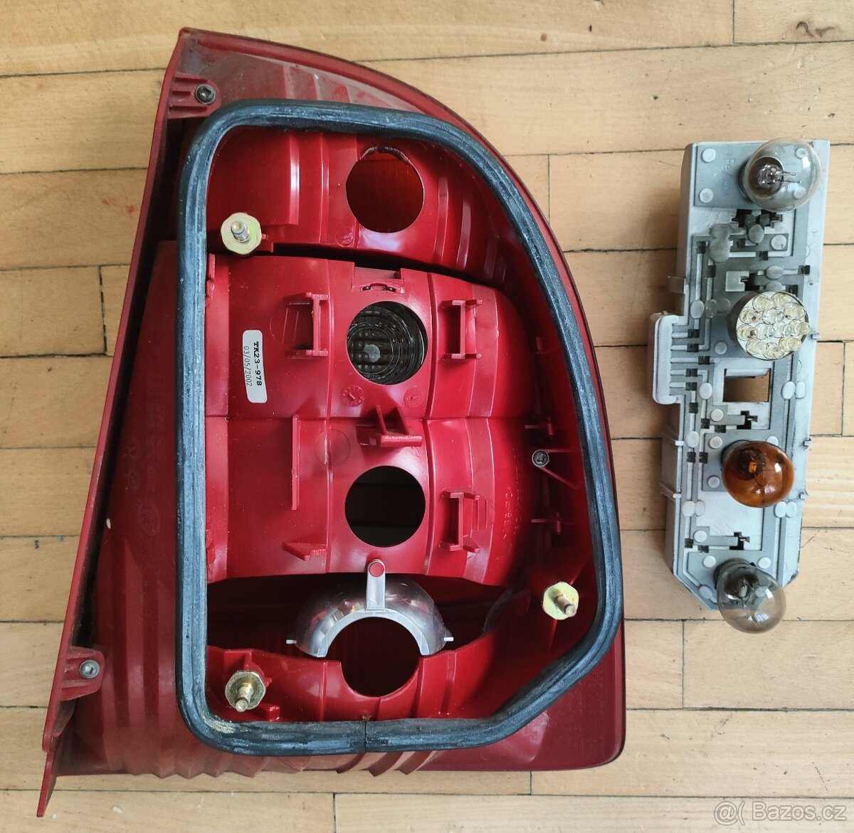 Levé zadní světlo na Škoda Superb 1 - 3