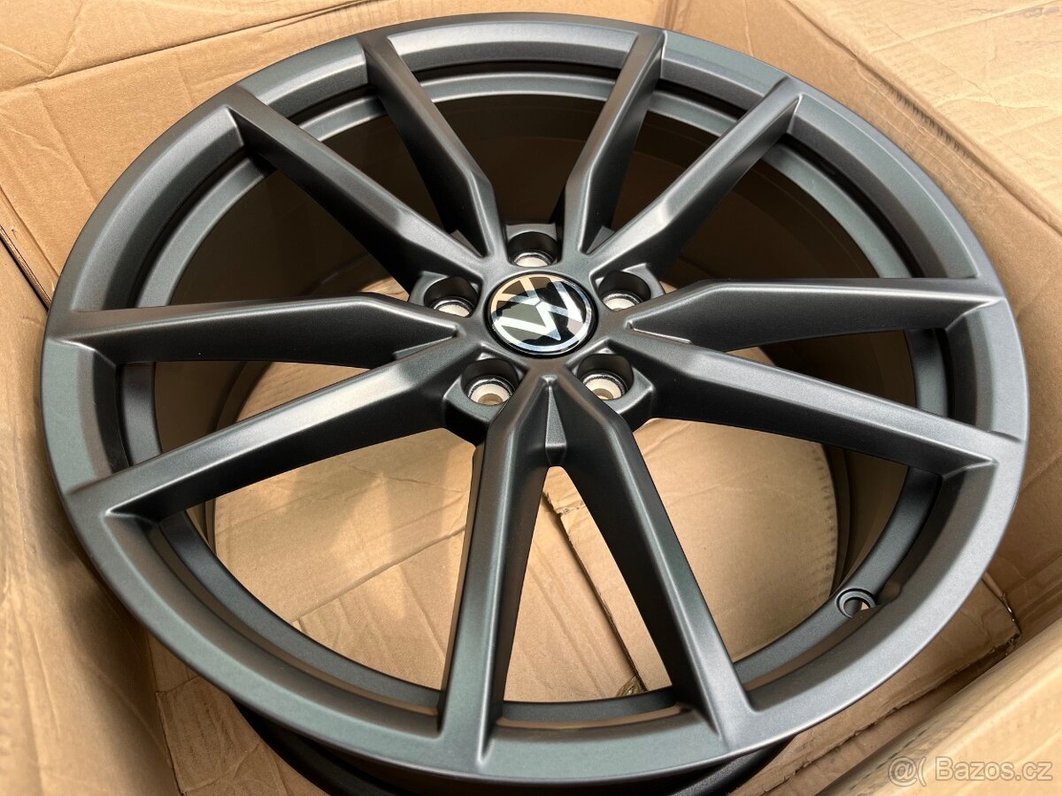 VW PASSAT 19" PRETORIA nové, originál - 3
