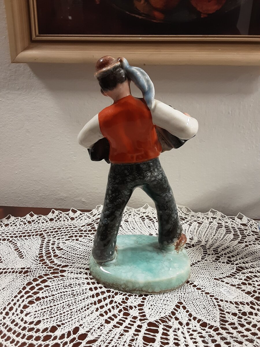 Keramická soška harmonikáre - 3
