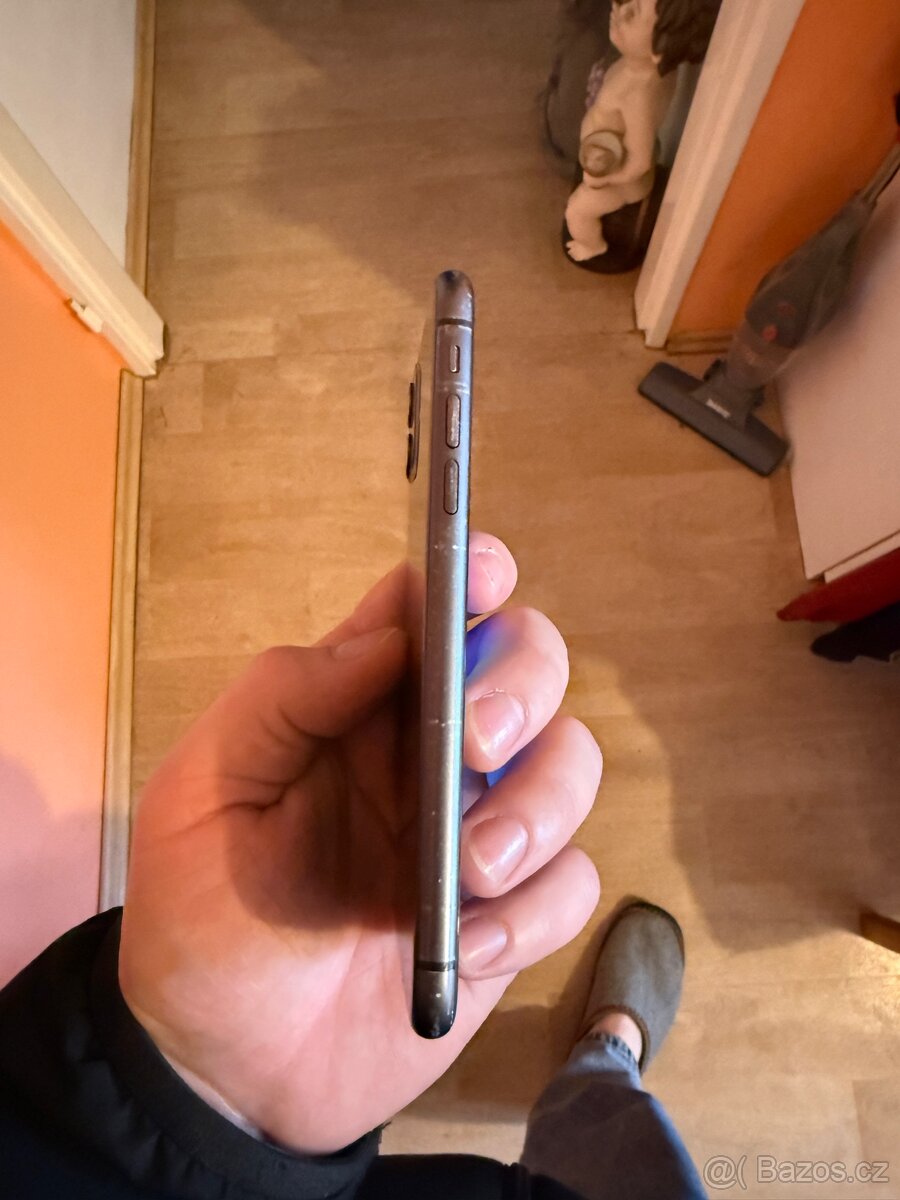 iPhone 11 - 3