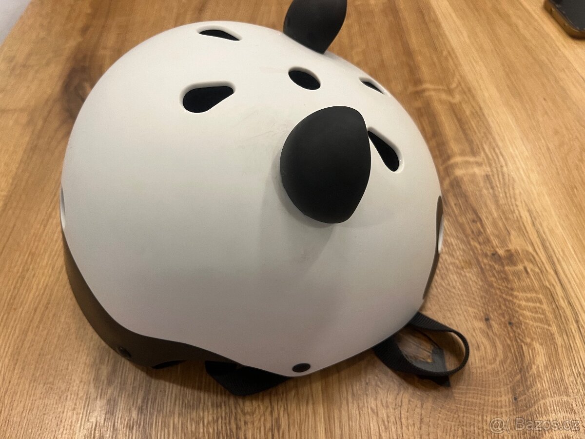 Dětská přilba na skateboard a brusle - 3