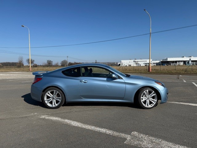 Hyundai Genesis Coupe V6 3,8i automat, 223kW - 3