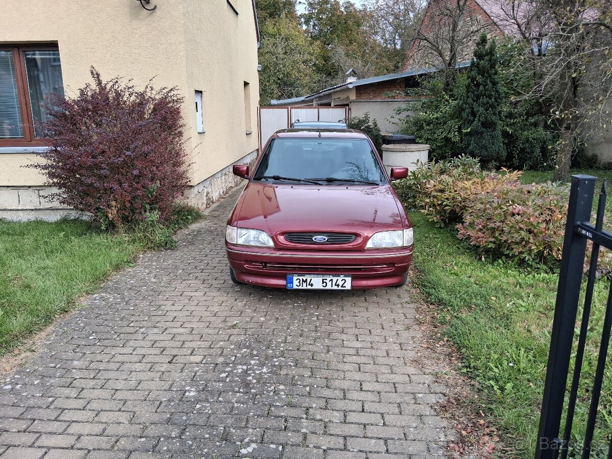 Prodám Ford Escort - 3