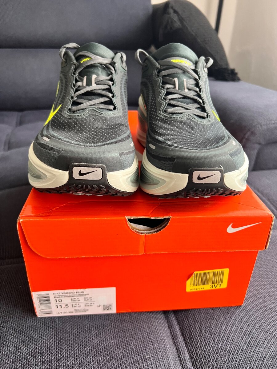 Nike Vomero Plus / 44 / Seaweed - 3