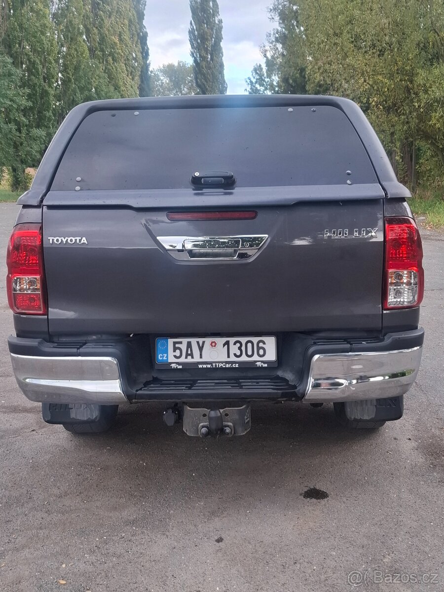 Toyota Hilux 2.4D-4D 6MT 4x4