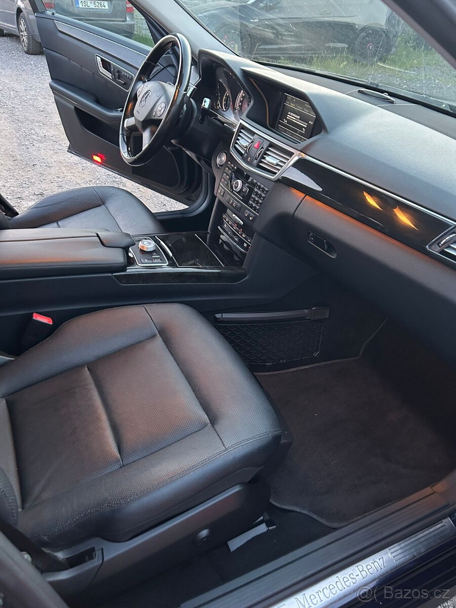 Prodám Mercedes Benz e class 350 4Matic - 3
