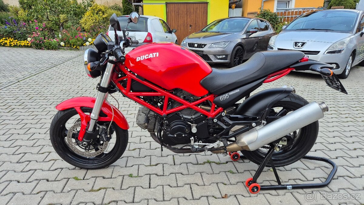 Ducati Monster 695 POUZE 12 600 KM - 3