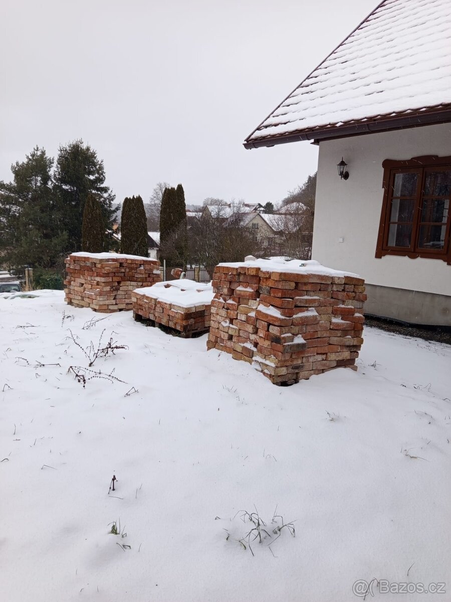 Staré očištěné cihly - 3