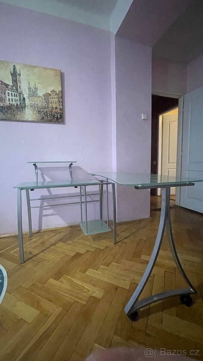 Prodám rozkládací skleněný PC stůl – variabilní - 3