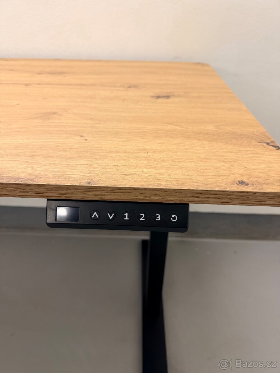 Elektrický výškově nastavitelný stůl - 3