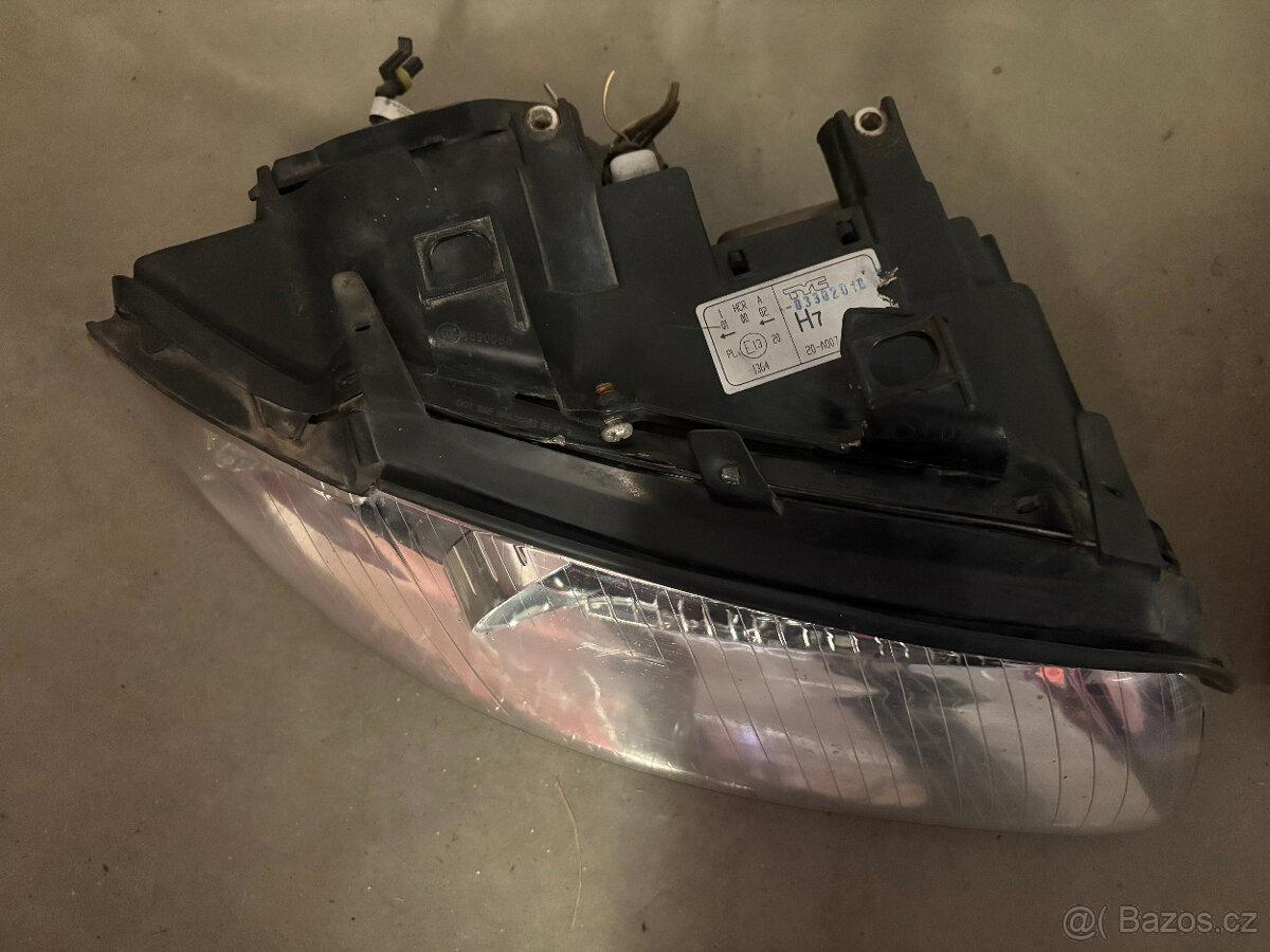 Přední světlomety pro Audi A4 2004/2005 - 3