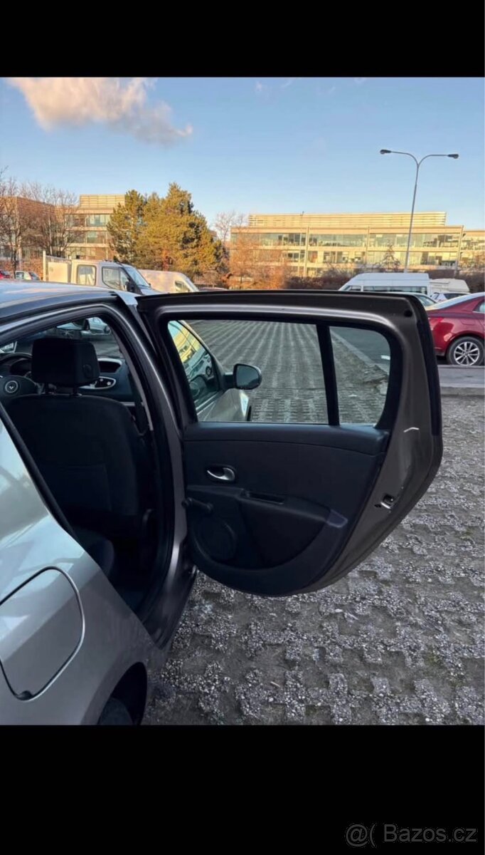 Renault Clio 1.2 Beznin s tažným zařízením - 3