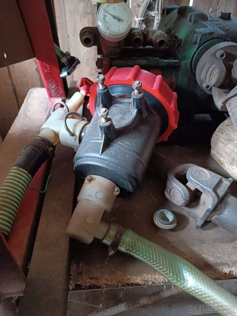 Nesený postřikovač. - 3