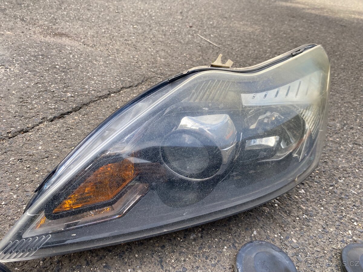 Přední světlomety Ford Focus MK2 – na díly - 3
