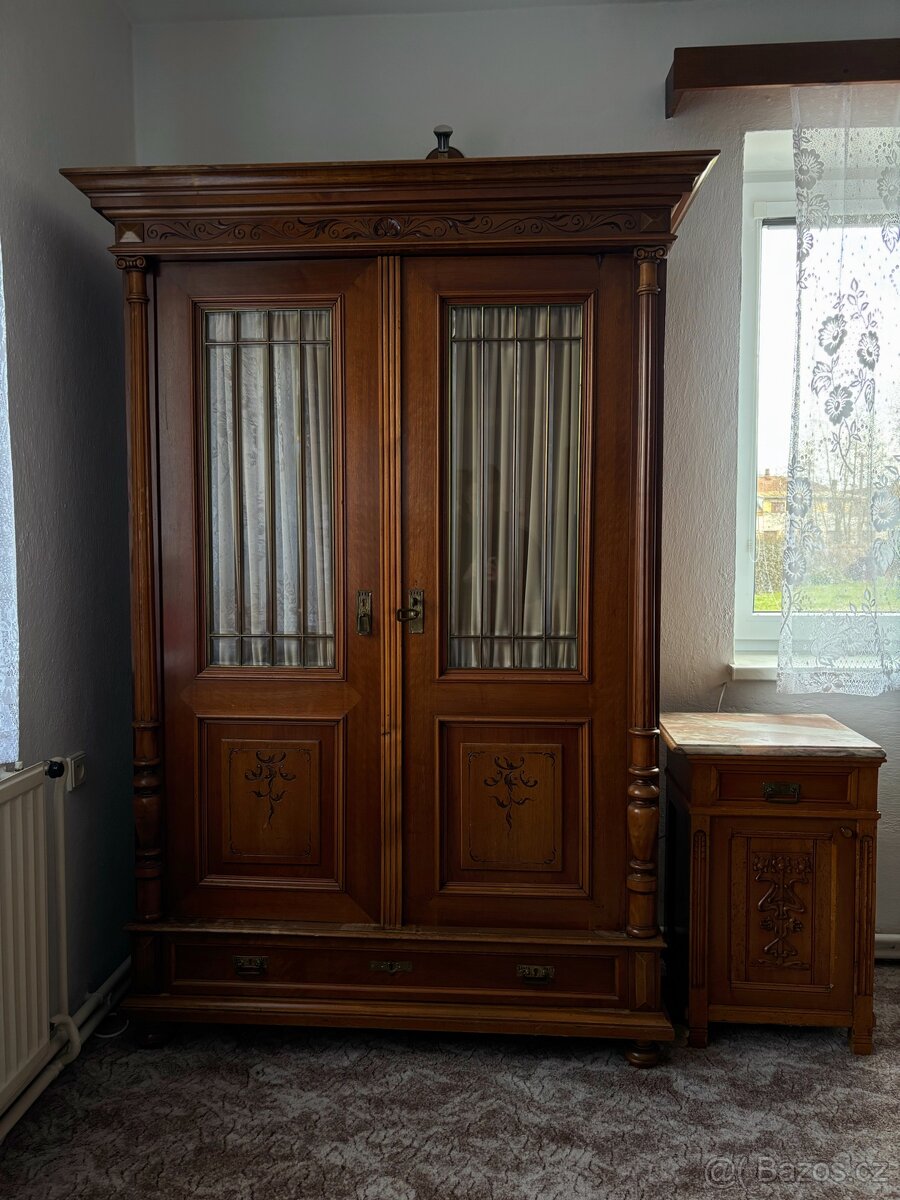 Kompletní historická sada nábytku - 3