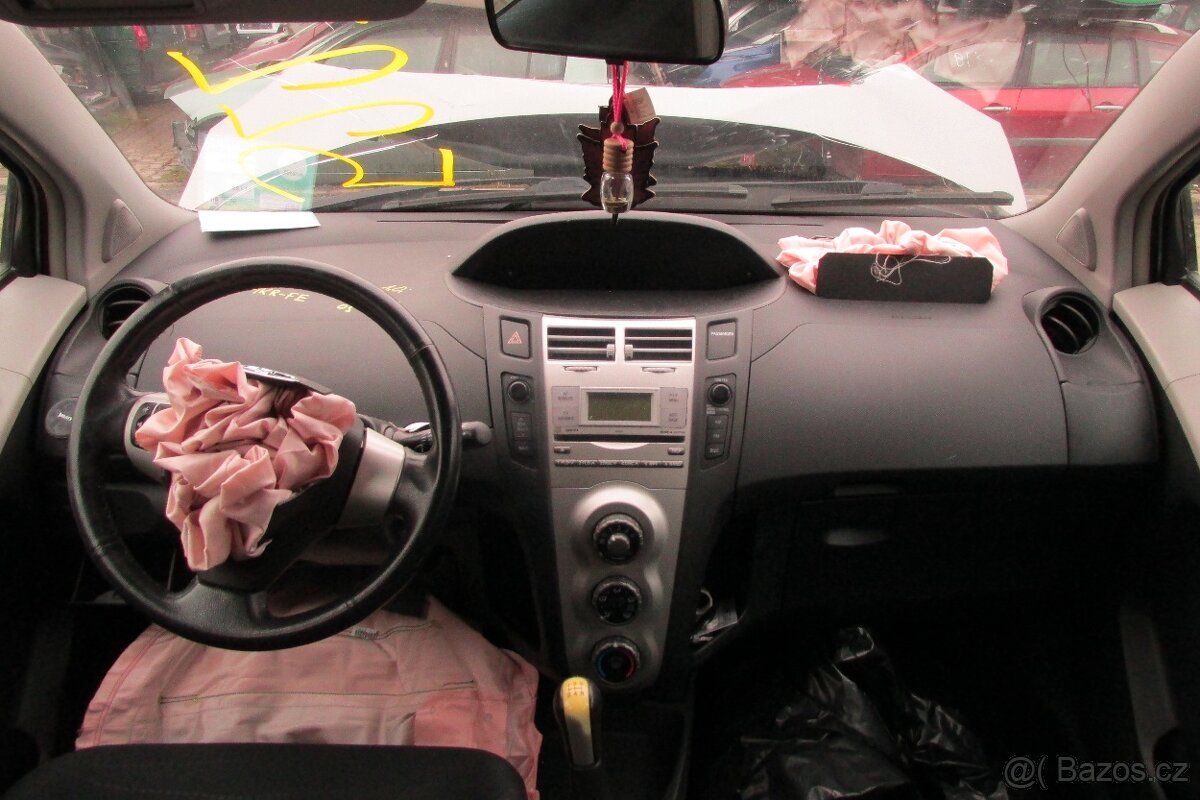 Yaris 1,0i - 3