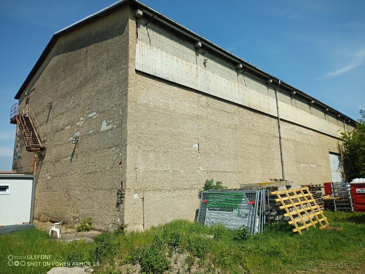 Pronájem/prodej výrobní a skladové haly v Dašicích 2500m2 - 3