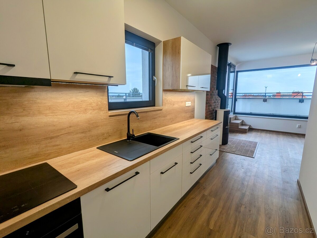 Pronájem 3+kk s terasou a parkováním v Hodoníně - 3