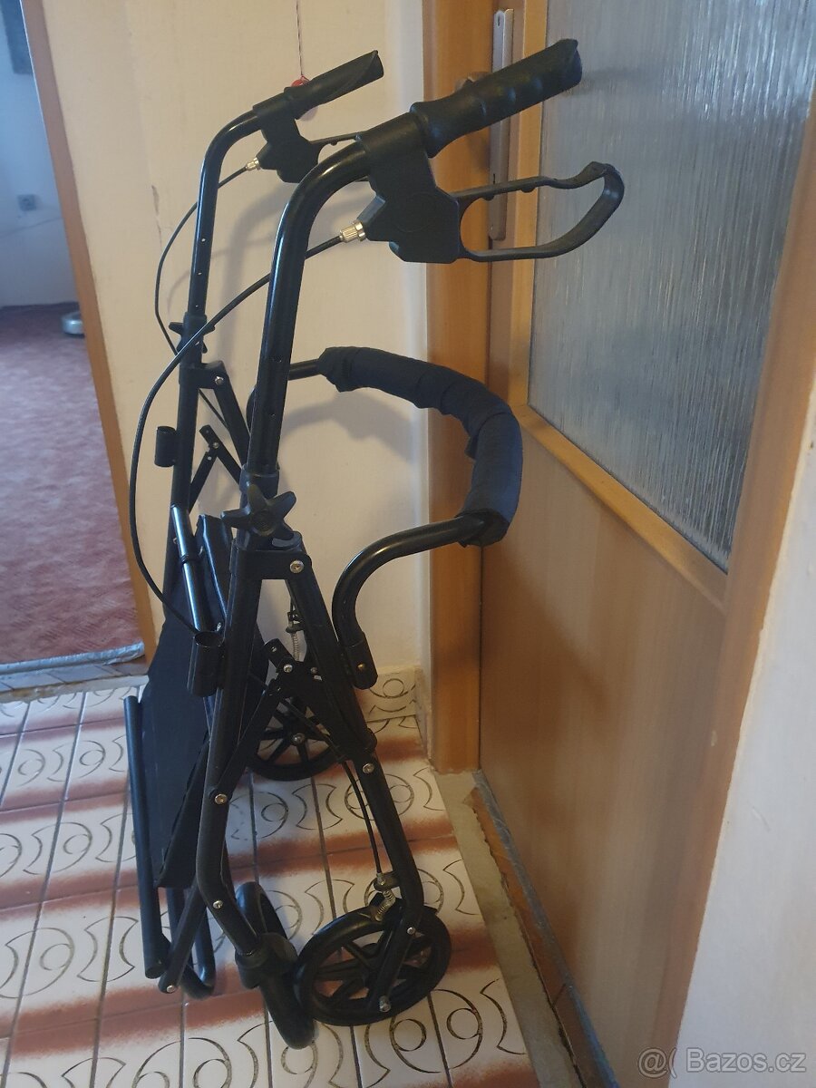 Invalidní chodítko - 3