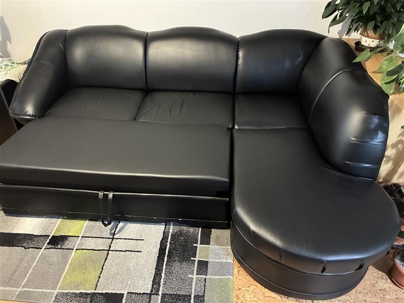 Koženkový gauč - 3