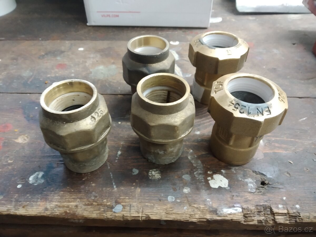 mosazné spojky a kulové ventily - 3