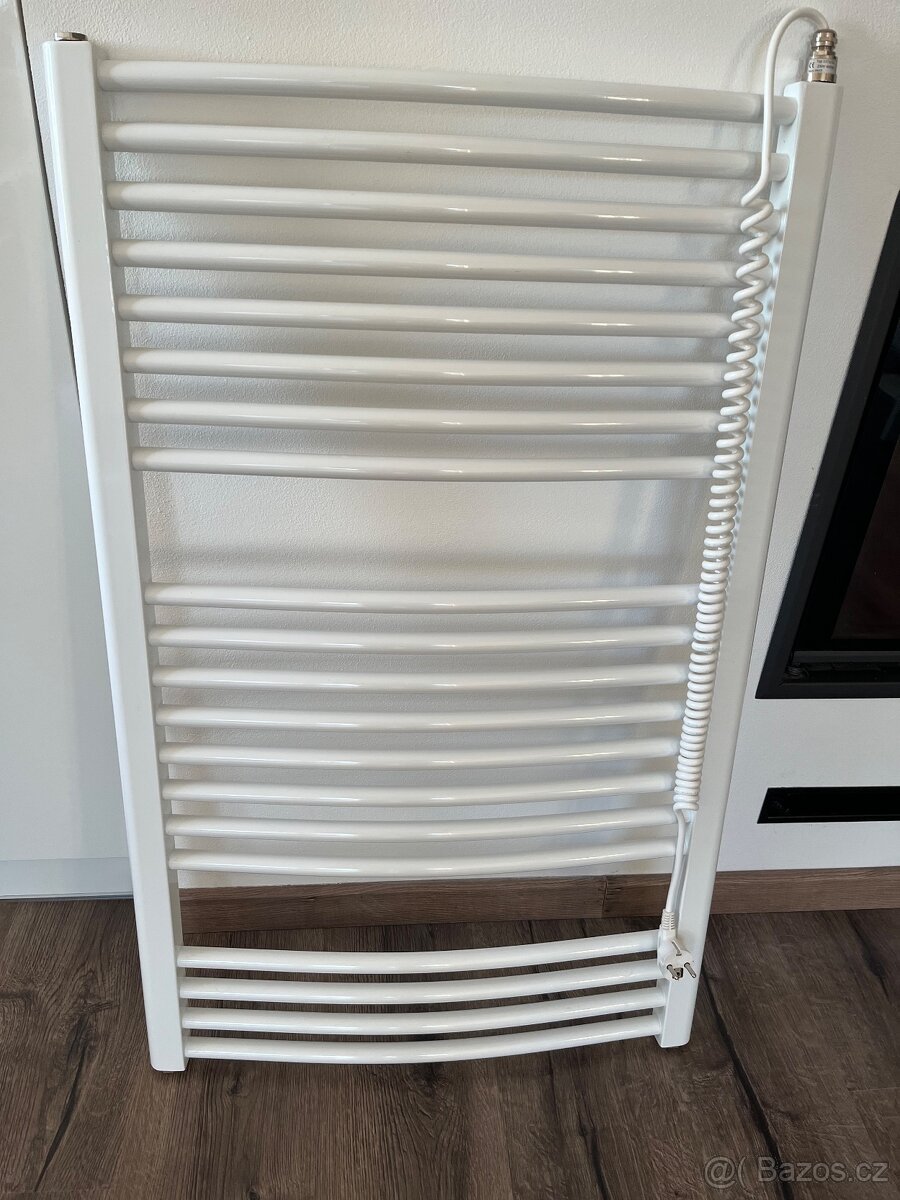 Elektrický topný koupelnový žebřík 60x90 - 3