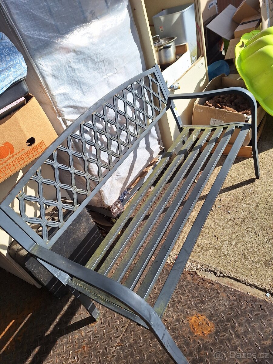 Kovová zahradní lavička - 3