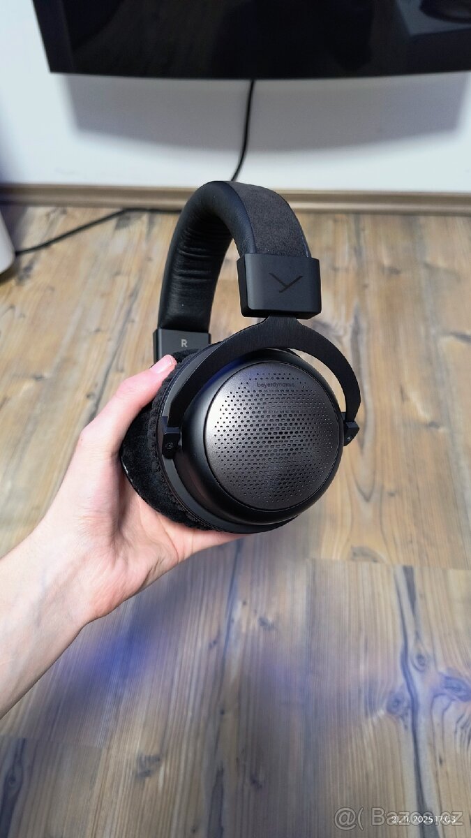 Beyerdynamic T1 (3rd Generation)
- 3
