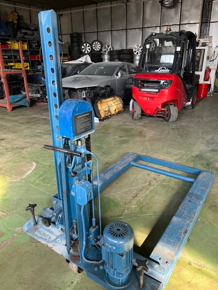 Nužkový zvedák - 3