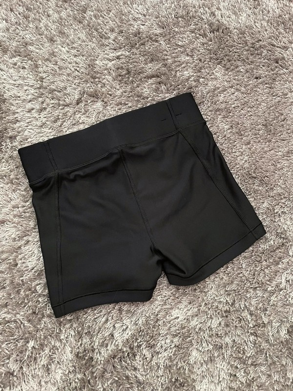 Nové kraťasy Under Armour XS - 3