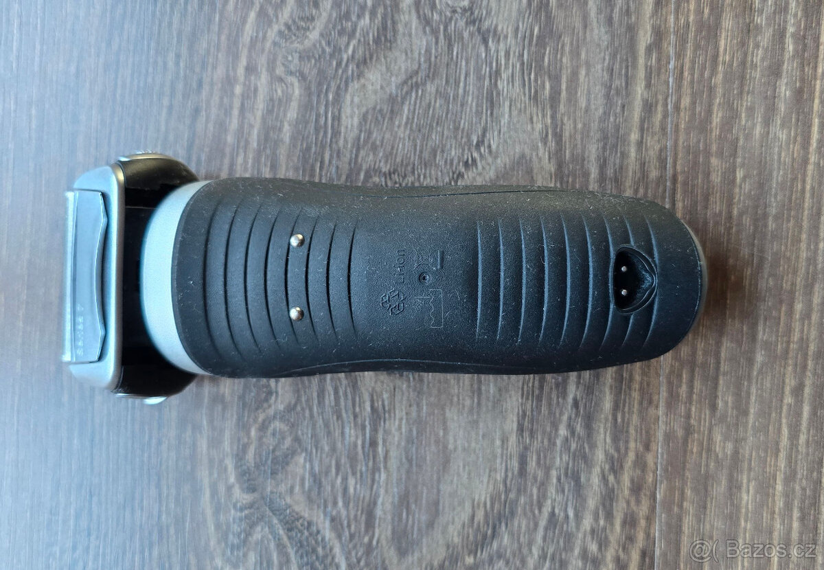 Holící strojek Braun Series 7 7898cc - 3