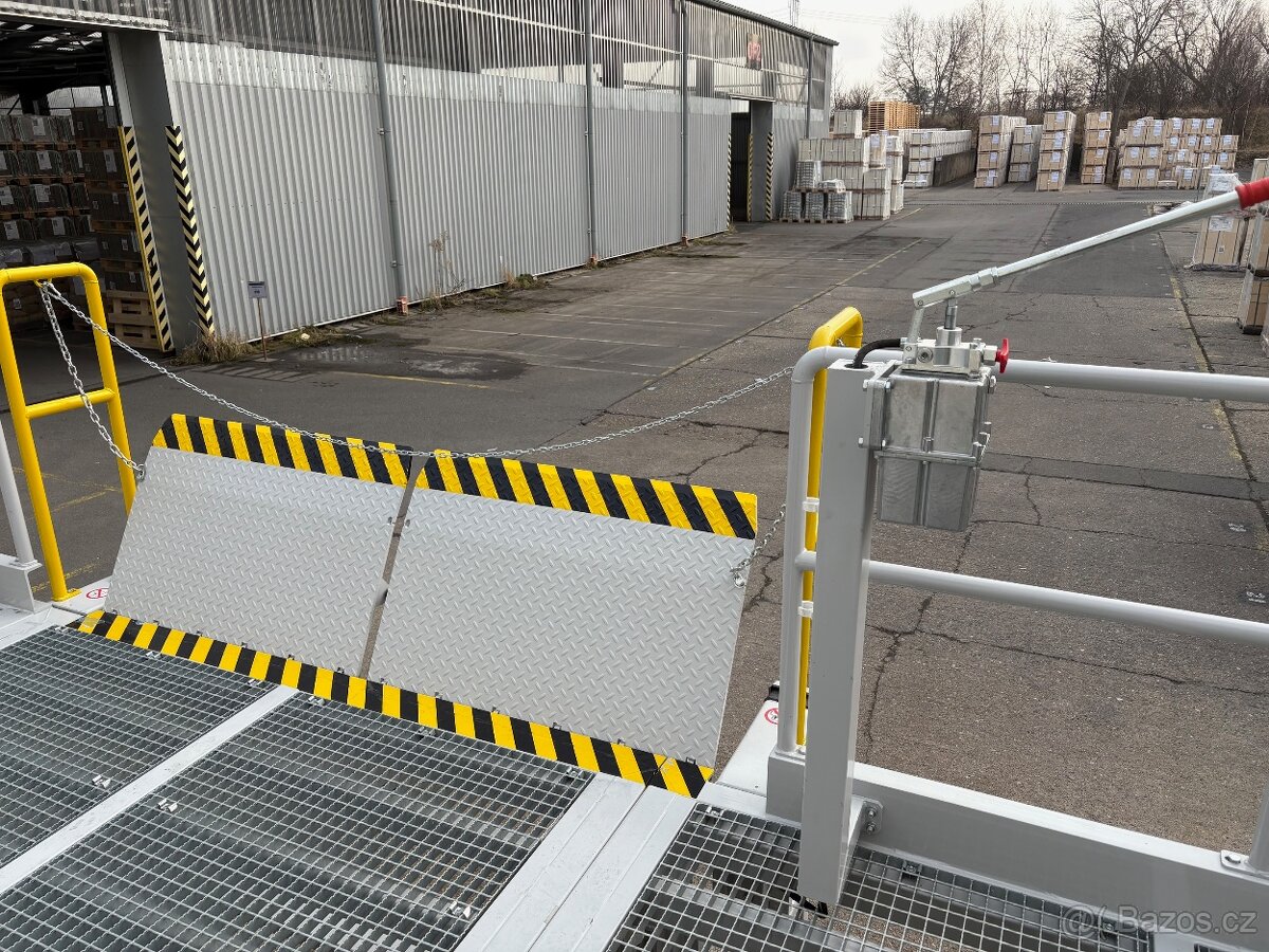 Statická rampa na vykládání kamionu/kontejnerů - 3