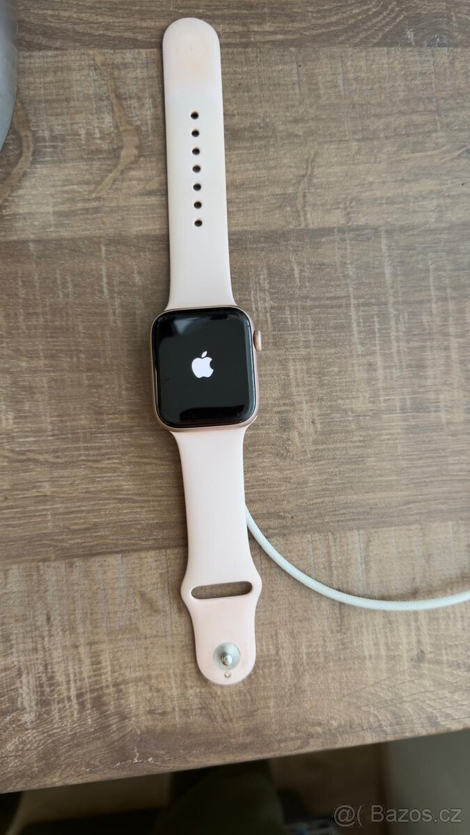 P: Apple watch 2. Generace - 3