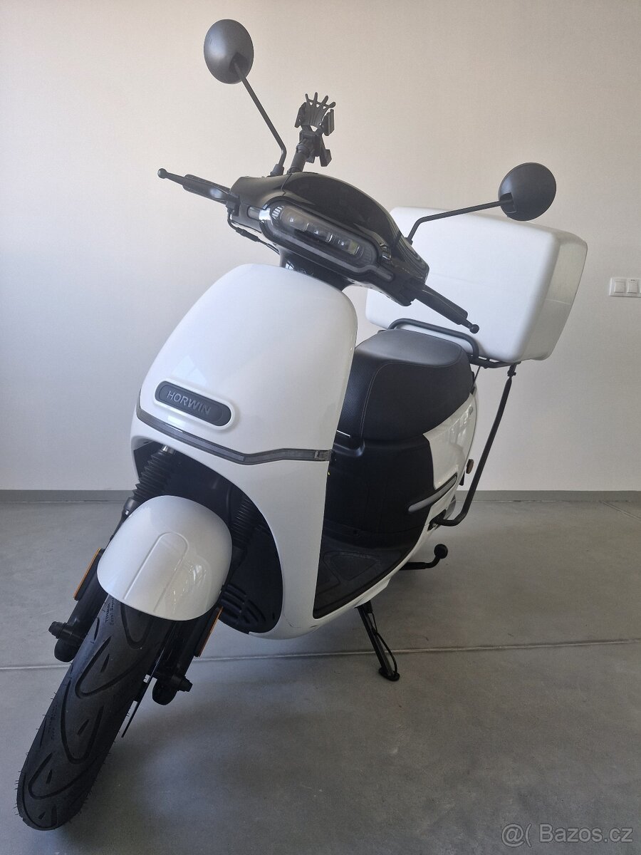 Horwin EK3 s delivery boxem - 3