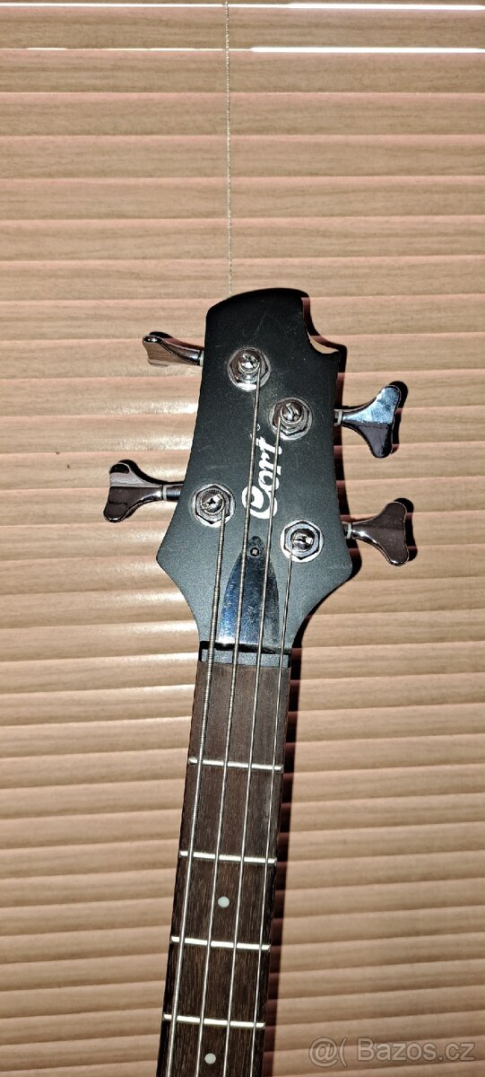 Cort Action Junior Bass, Black Cherry. - 3