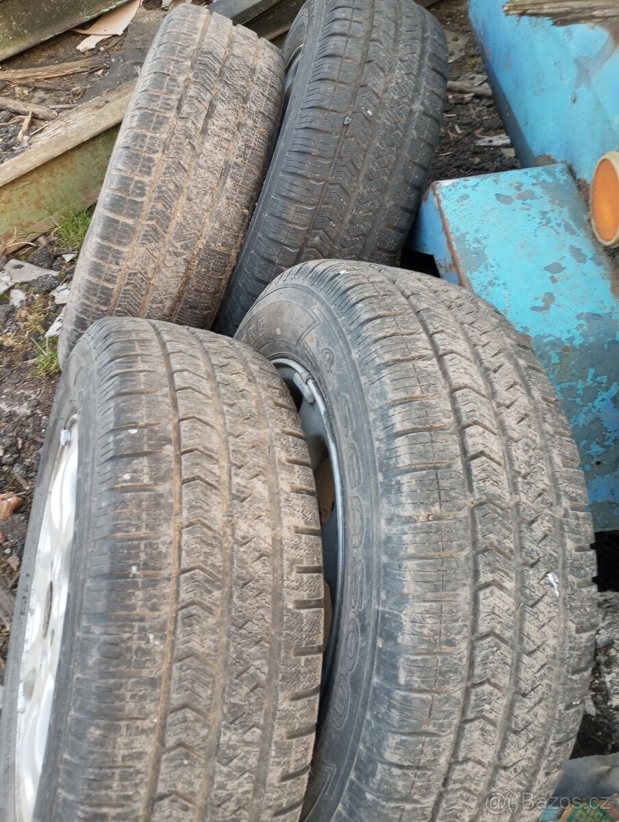 Prodám 4 litá kola Volvo - 3