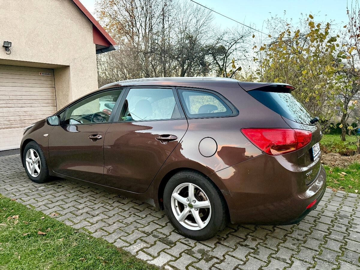 Kia Ceed, 2013, 1.4 CRDi 66kW, klima, tempomat, tažné - 3